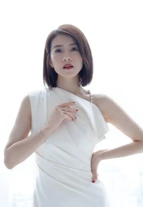 高圆圆私服穿衣达人,女神80后很帅!_时尚_牛仔裤_个人