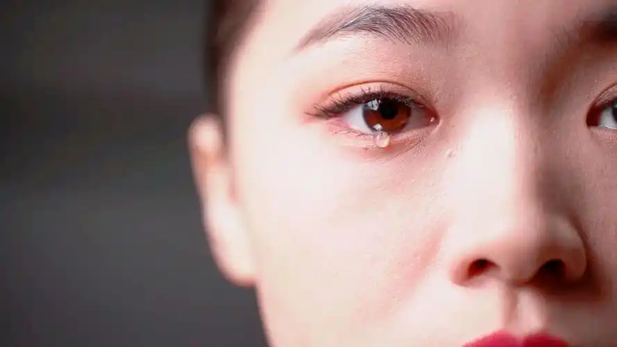 你们见过女生流泪吗?