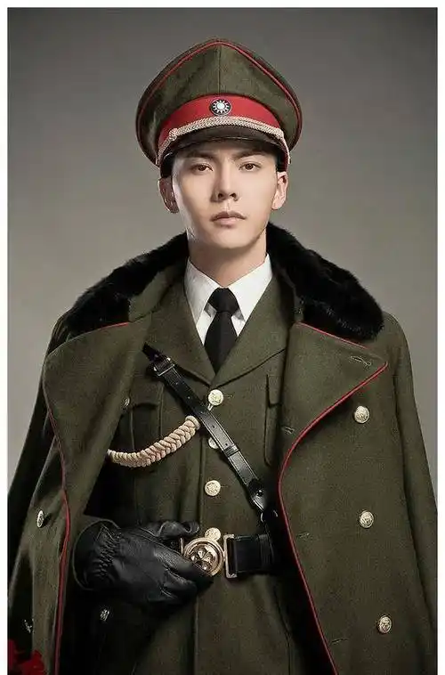 48位男明星军装照:肖战王一博龚俊帅气,鹿晗千玺陈晓沙溢意外_热巴