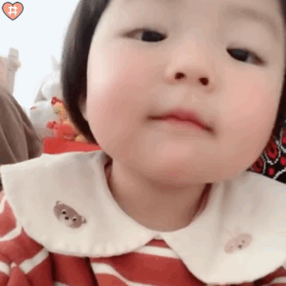 萌娃丸子妹表情包动图 敷衍的亲亲哈哈