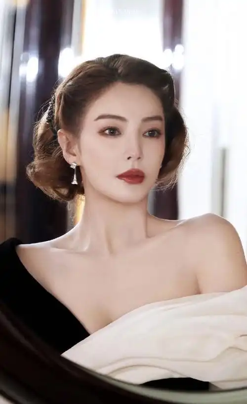 神颜研究提名你心目中自带女王气质的神颜女明星75