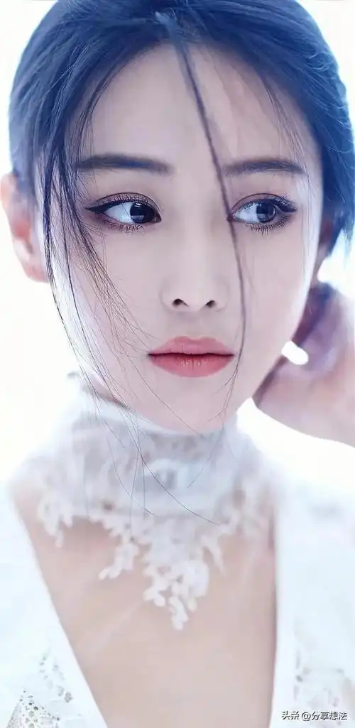 张馨予明星壁纸21