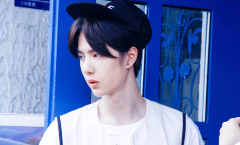 话题:王一博前女友是谁谈了4年么