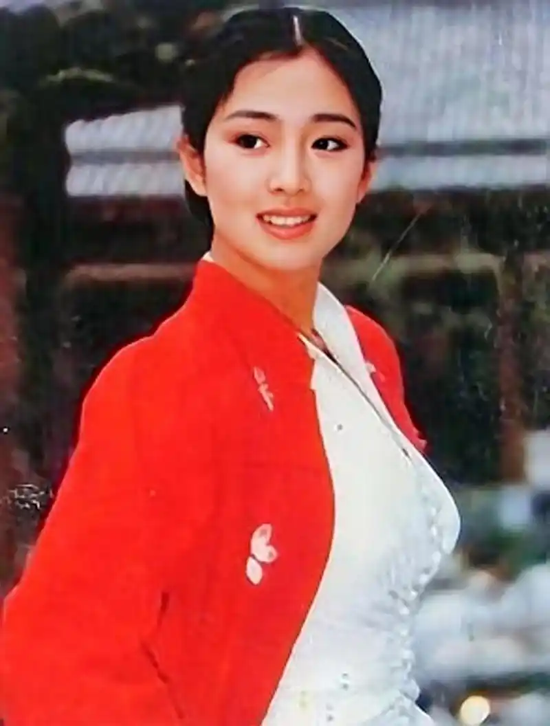 巩俐年轻时候照片,青春可人气质优雅,惊艳了梦幻时光