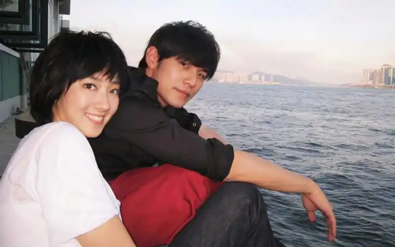 【收藏】那些你没看过的,周杰伦和女生的合照