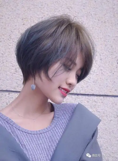 利落短发值得一试