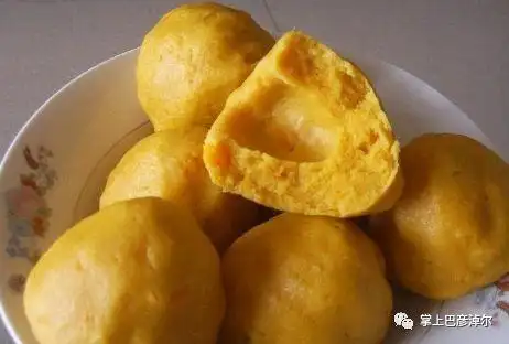 窝窝头采用天然绿色的玉米面或杂合面为主要原料,其中的纤维素含量