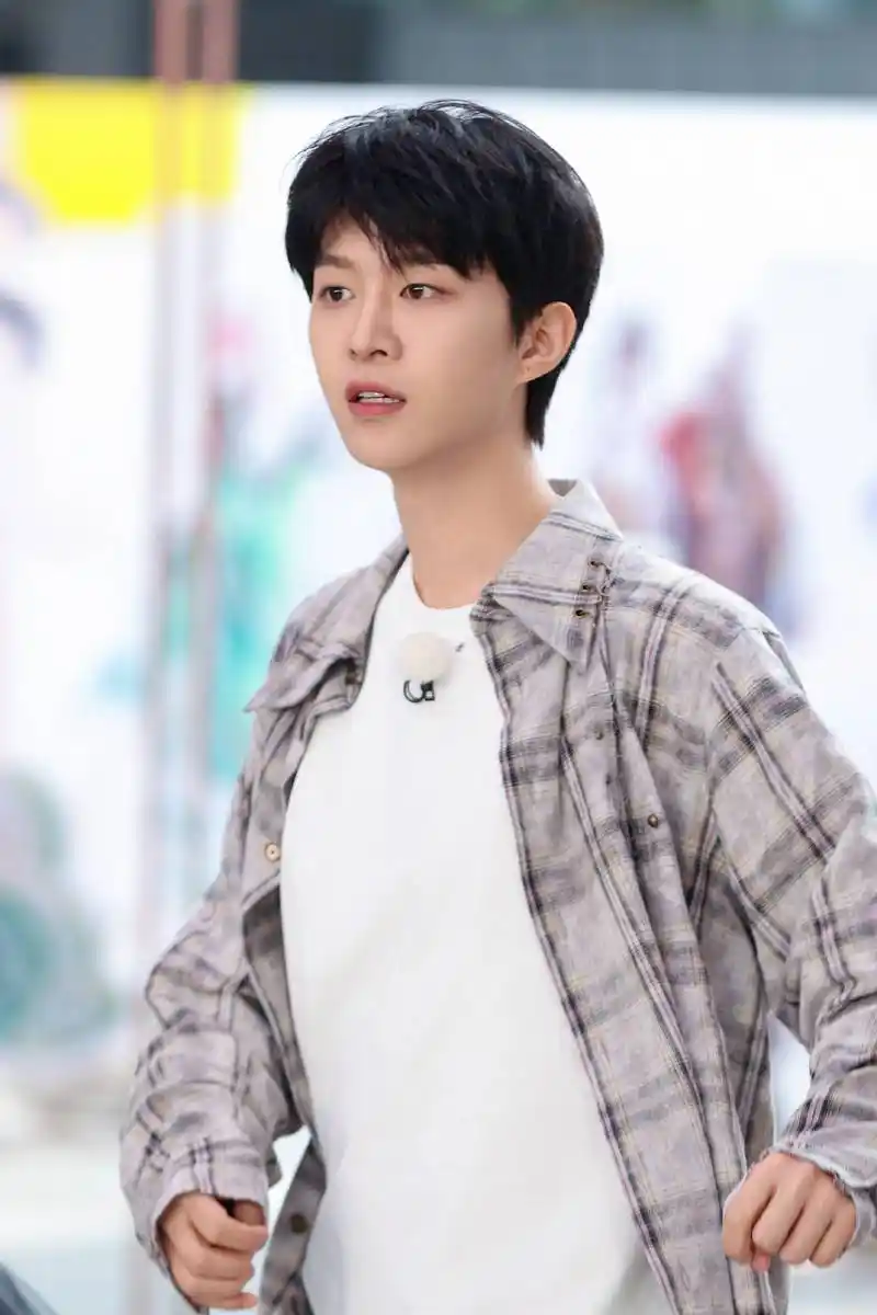 范丞丞方针对近期粉圈争议发声维权!将对严重侵权者提起诉讼