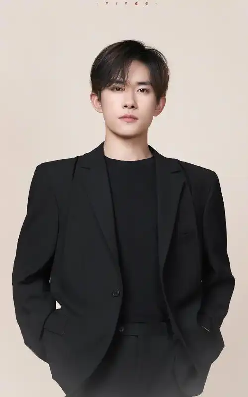 2020年易烊千玺是金鸡史上最年轻的影帝提名者,2021年易烊千玺是金鸡