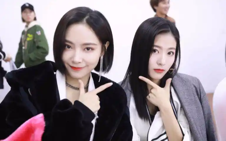 【许佳琪】【孙芮】kiki是如何将买错色号的粉底液卖(zha)出(shou)去