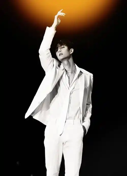 vogue film#王一博周迅封面预告##王一博《散落的华服》#散落的华服