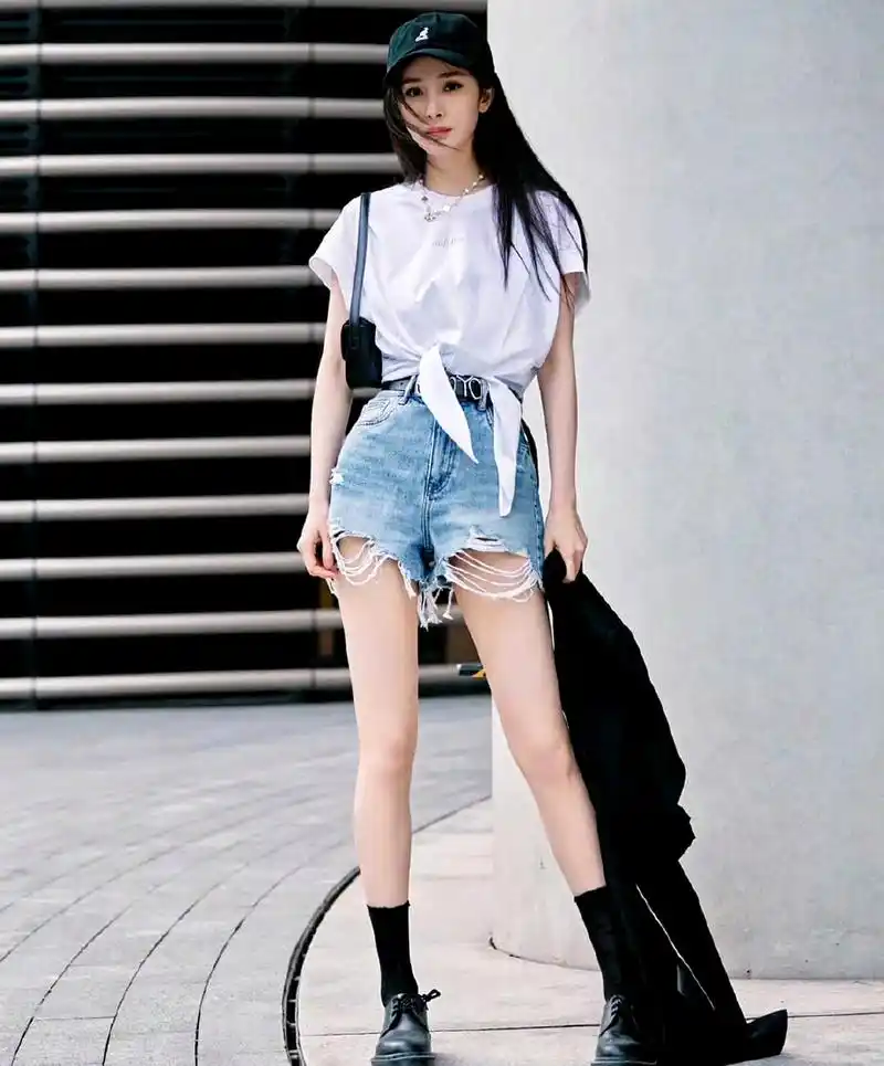 杨幂牛仔短裤,身材好好