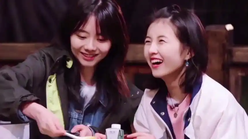 谭松韵x张子枫女孩子就是来美化生活的姐姐赴妹妹的约