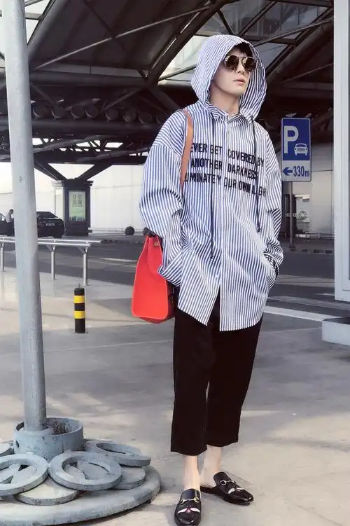 机场踏成时装周!唐三十六曾舜晞化身时尚icon