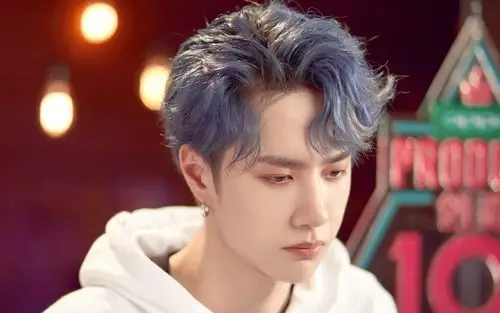 王一博帅气时尚可甜可盐男人魅力写真壁纸王一博时尚可甜可盐男人魅力