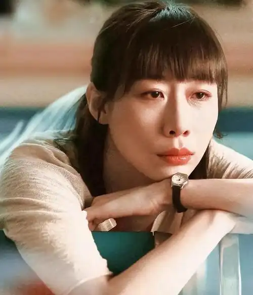 平胸大嘴驴脸明明长相难看却红的一塌糊涂这些女星凭什么