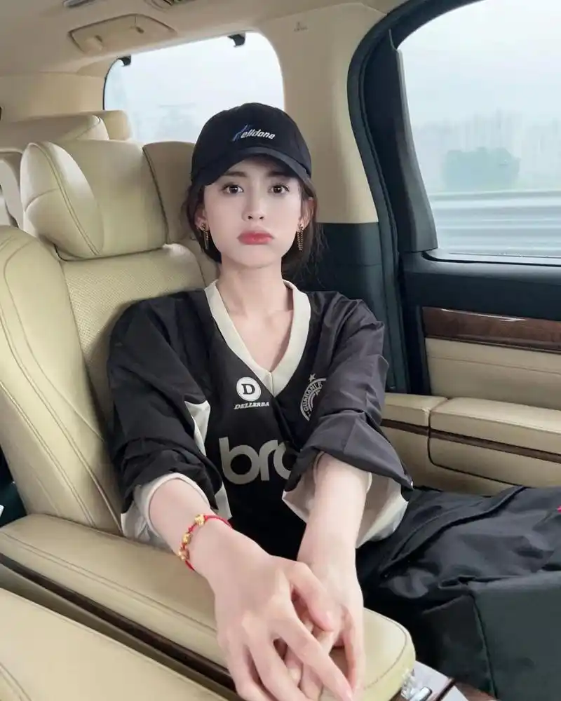 明星动态# #明星穿搭# #古力娜扎