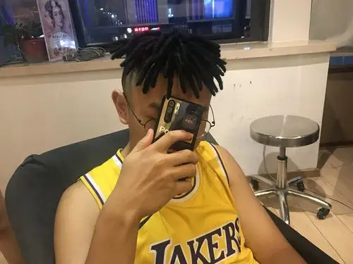 盆栽脏辫好看吗 男生短脏辫发型