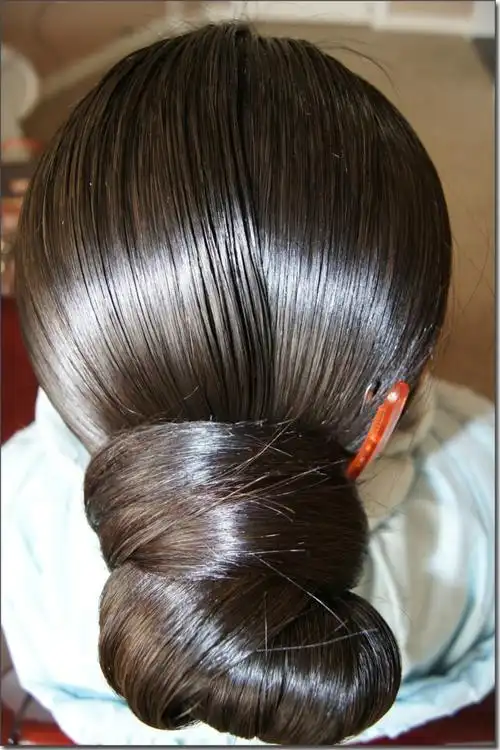 帮刘女士洗剪长发图片(14)