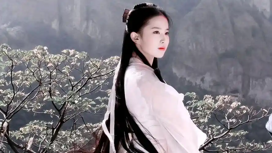 "刘亦菲小姐,我希望你演小龙女,千万读者才会相信金庸写的不是胡说八