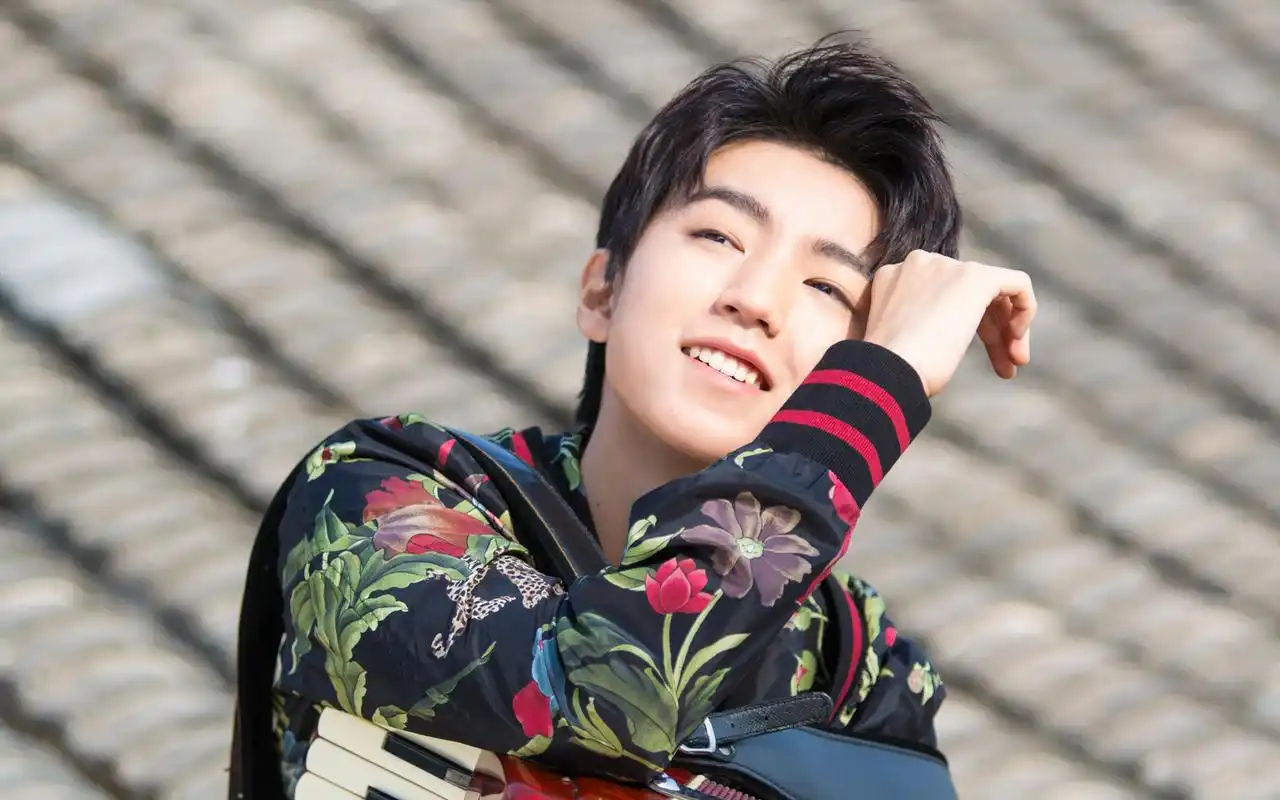 王俊凯帅气写真高清图片桌面壁纸