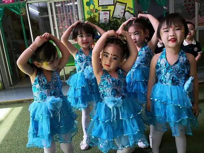 小三班六一儿童节表演花絮