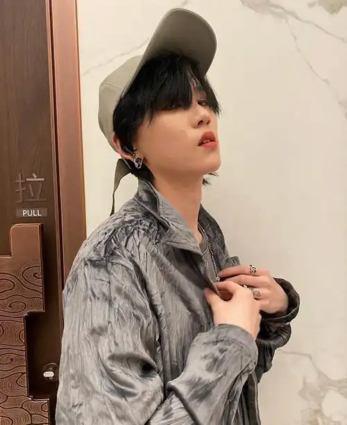 满背纹身图片(这届女团不好带) - 赤虎壹号