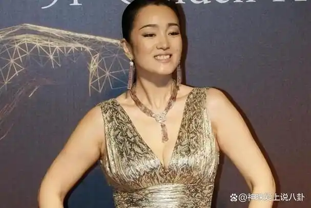 58岁巩俐近照惊呆网友胖到快200斤嫁71岁外国老公后