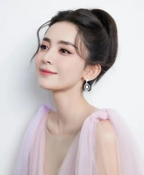 古力娜扎紫色纱裙照清新唯美像极了童话中的小公主