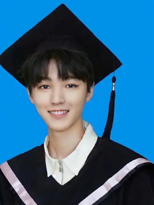 tfboys分享210613王俊凯粉丝制作证件照合集五官优越一脸正气