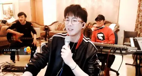 摩登兄弟 直播间id:4528往后余生 唯爱摩登返回搜狐,查看更多