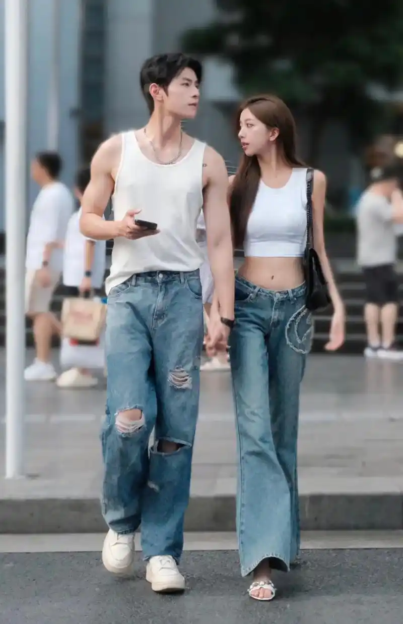 情侣 #街拍 - 抖音