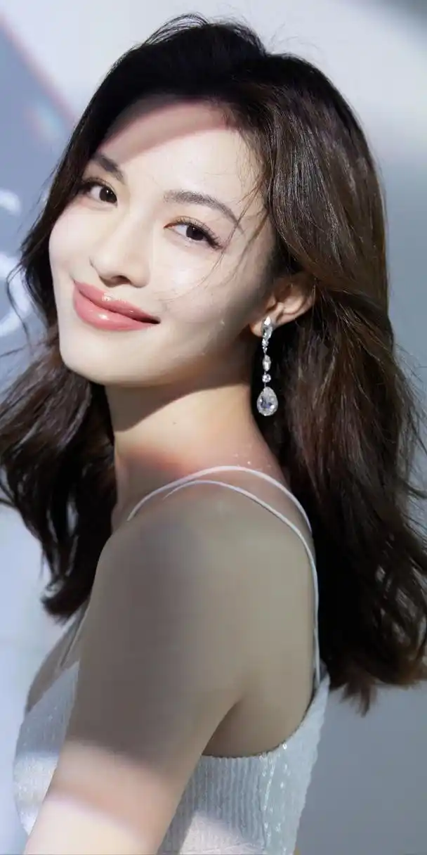 钟楚曦白色吊带写真壁纸