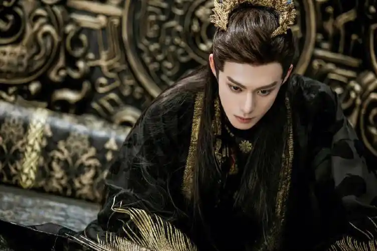 心目中的古装男神top1旷世月尊