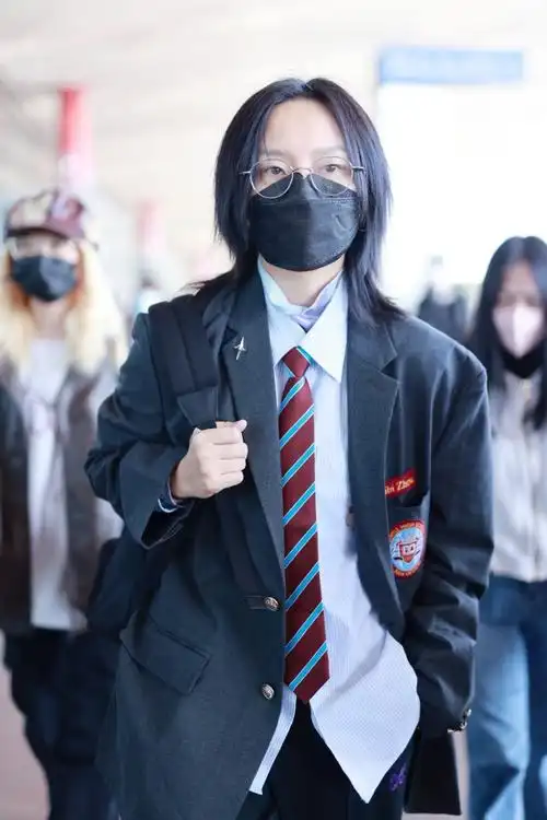 周笔畅超话#周笔畅女大十八变巡回演唱会#上海见!