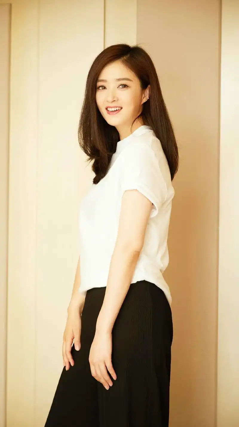 蒋欣高清写真美图:貌美如花,魅力四射