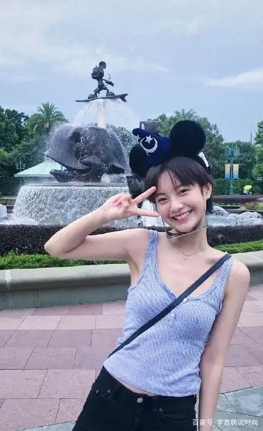 《小欢喜》乔英子私服集合!衣品好短发元气满满,比剧里更有气质