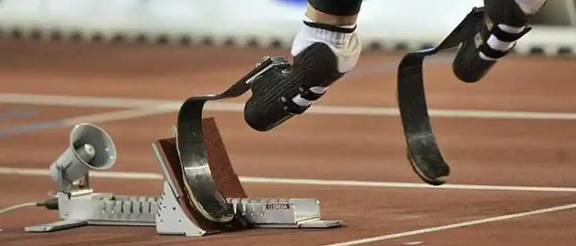 碳纤维复合材料特性及碳纤维运动假肢的发展