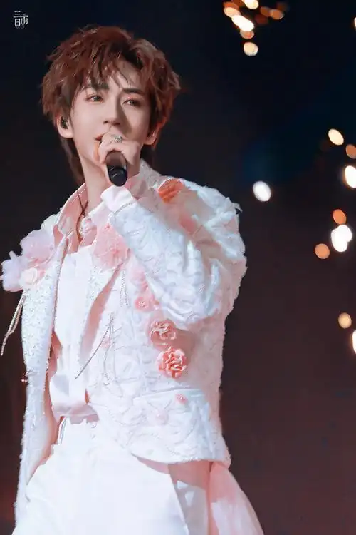 贺峻霖出道四周年快乐