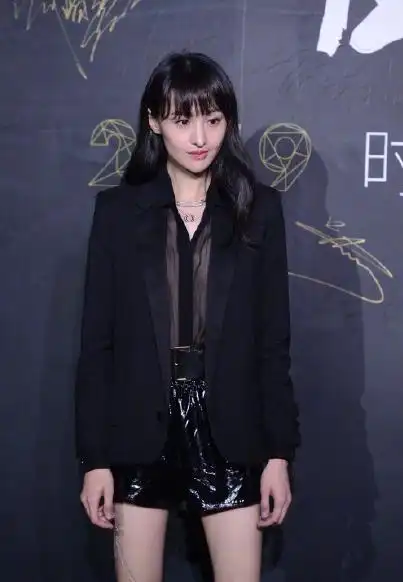 郑爽与张翰胡彦斌张恒恋爱变化都大曾整容任性如今美到认不出