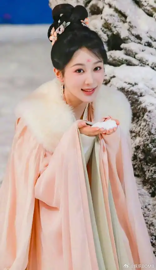 票房总成绩破80亿#猫眼统计的杨紫的电影总票房突破80亿了,真棒呀宝宝