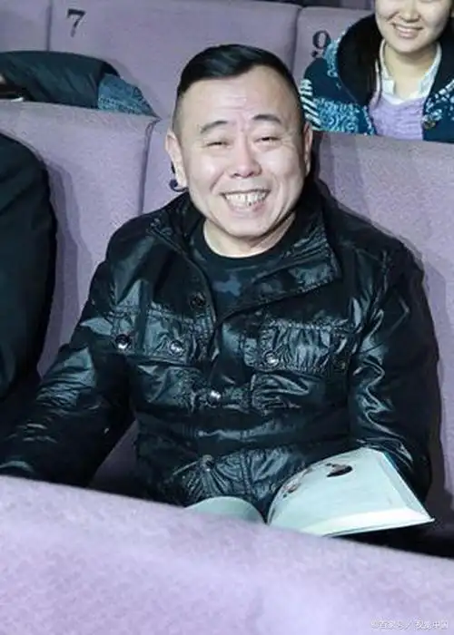 潘长江,中国男演员,喜剧大师,因其擅长把传统,现代文化与时势大事结合