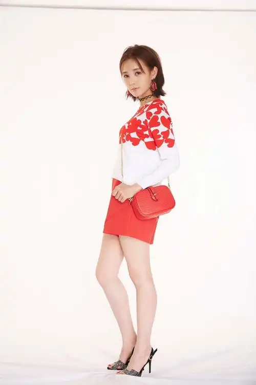 李一桐的玉足 - 知乎