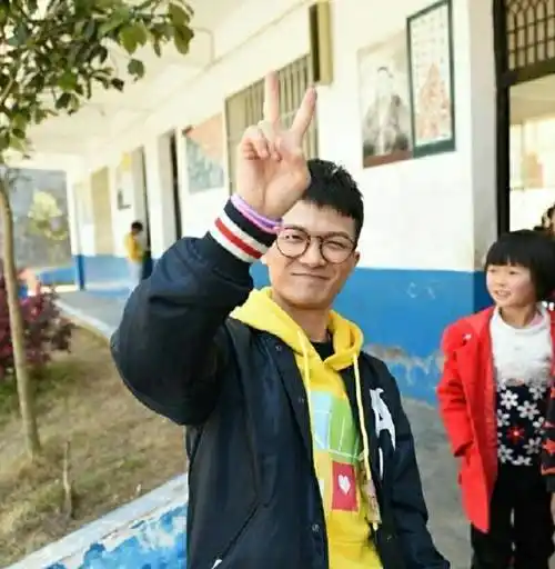 他被说"人妖",曾遭那英分手,今28岁被小高器重拿遍金曲奖_周深_高晓松