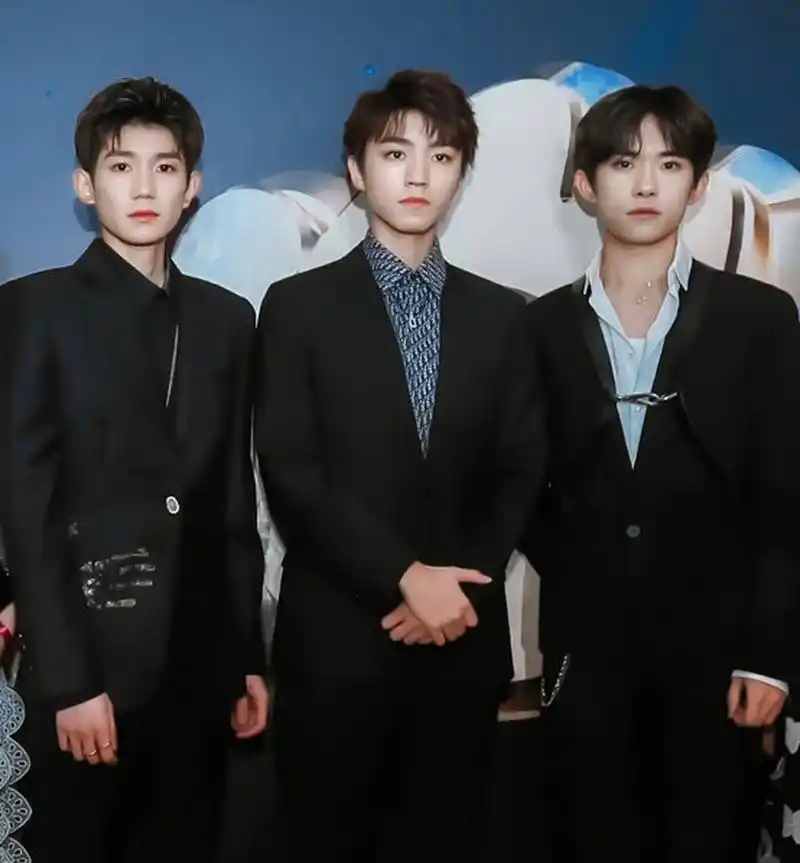 [疑问]离演唱会只有十天了,王俊凯,王源,易烊千玺还没有合体排练,一个