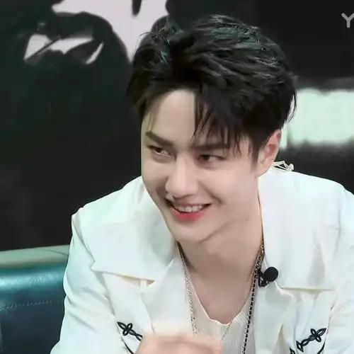 治愈系王一博的括弧笑