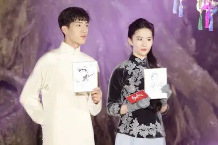 井柏然新剧与刘亦菲热吻获赞既敬业又暖心