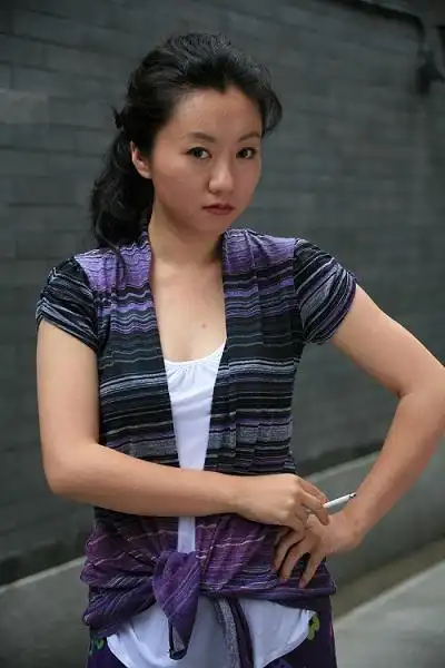 王晴《山楂树之恋》杀青 "百花深处"饰演反派