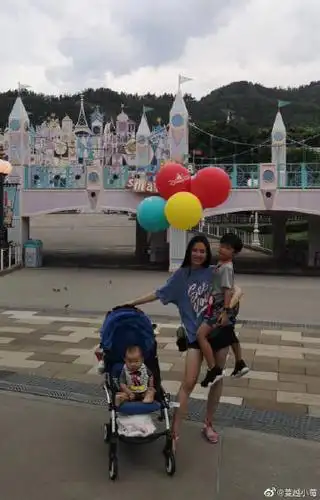 查看更多 a 微关系 她的关注(438) 弦子与她的朋友们 唐朝小蛇 微博