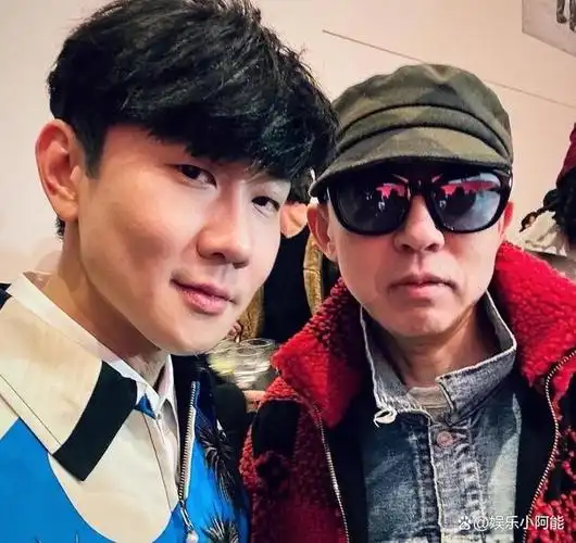 45岁周杰伦对比42岁林俊杰,骨相老去和皮相老去的差别